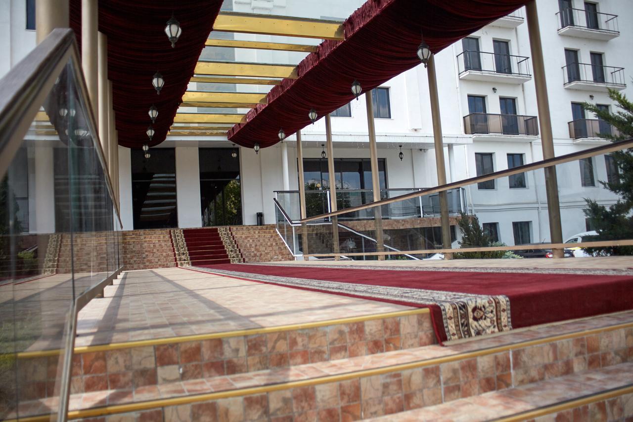 Garden Hall Τερνόπιλ Εξωτερικό φωτογραφία