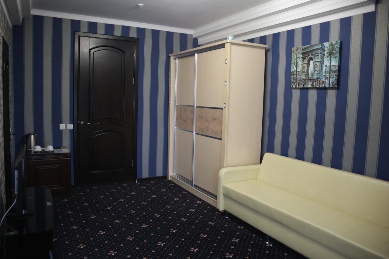Garden Hall Τερνόπιλ Εξωτερικό φωτογραφία